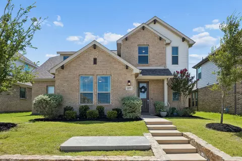 2277 Glacier Dr, Waxahachie, TX 75165