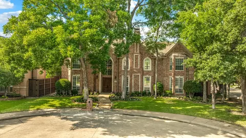 5227 Lincolnshire Ct, Dallas, TX 75287