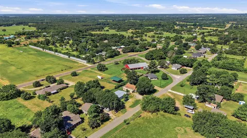 538 W Hughes St, Collinsville, TX 76233