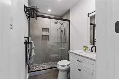 Bath - 546 Apache Ln, Abilene, TX 79601 photo 2 of 2
