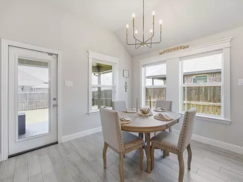Dining - 956 Sam St, Springtown, TX 76082 photo 2 of 2