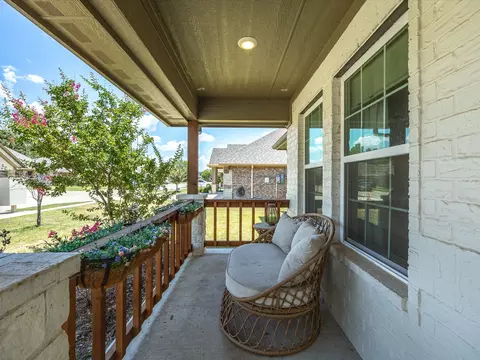 Exterior - 956 Sam St, Springtown, TX 76082 photo 8 of 10