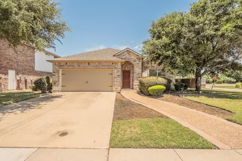 5896 Vista Heights Ln, Grand Prairie, TX 75052