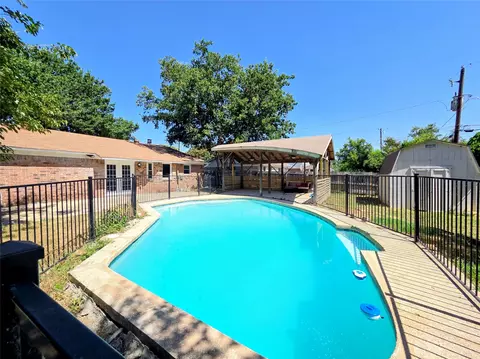 6620 Bernadine Dr, Watauga, TX 76148
