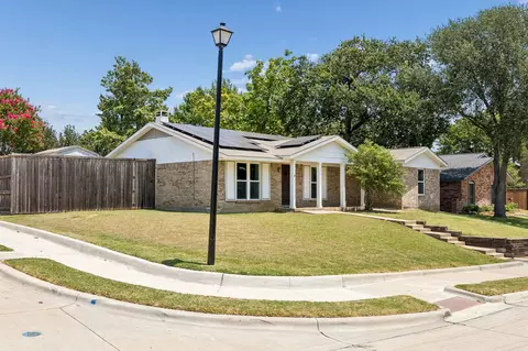 733 Mockingbird Dr, Lewisville, TX 75067