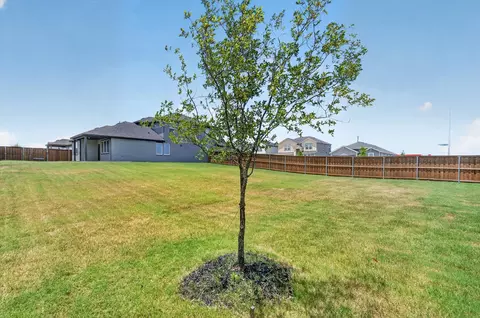 1301 Espada St, Fort Worth, TX 76052 photo 5