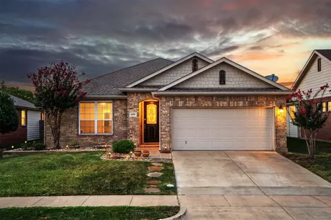 499 Grayson Ln, Lake Dallas, TX 75065