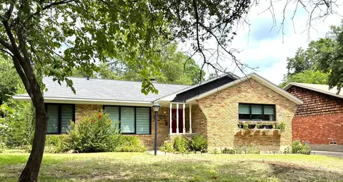 6755 E Mockingbird Ln, Dallas, TX 75214