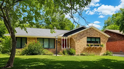 6755 E Mockingbird Ln, Dallas, TX 75214