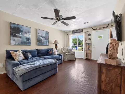 626 E South St, Whitesboro, TX 76273
