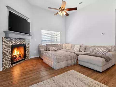Living - 792 E Northside Dr, Pilot Point, TX 76258 photo 1 of 2