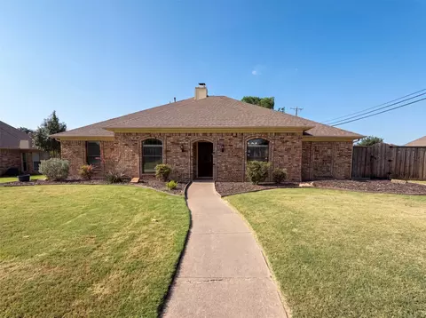 3032 Laguna Dr, Plano, TX 75023