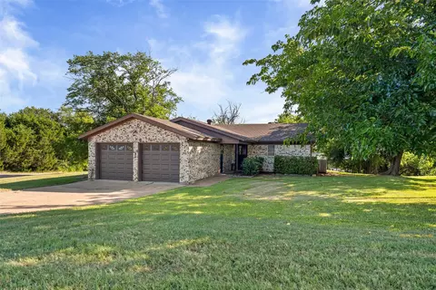 313 Yucca Ct, Granbury, TX 76049