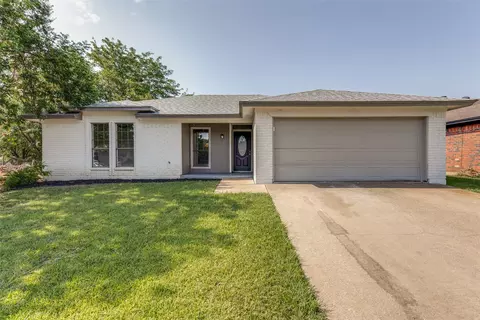 6348 N Park Dr, Watauga, TX 76148