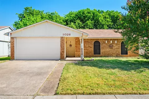1026 Santa Fe Trl, Grand Prairie, TX 75052