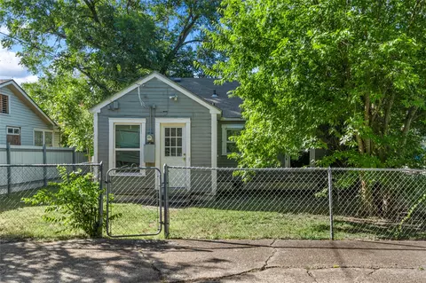Exterior - 2225 Mitchell Ave, Waco, TX 76708 photo 3 of 4