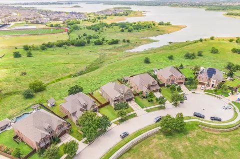 1233 Clearwater Dr, Frisco, TX 75036