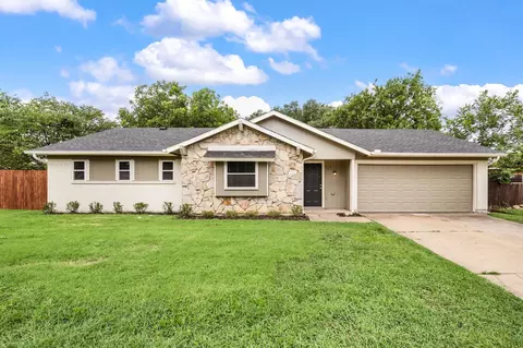 515 Brynmawr Ct, Arlington, TX 76014