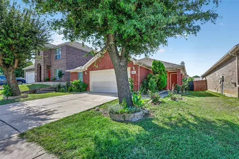 Exterior - 803 E Alexander Ln, Euless, TX 76040 photo 2 of 3