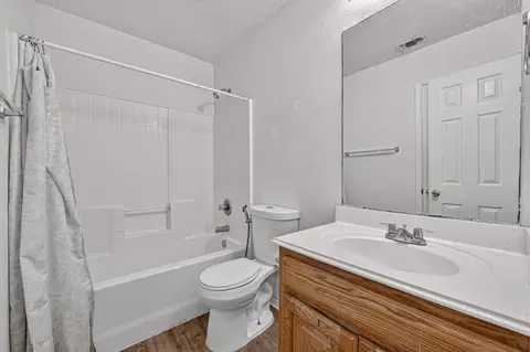 Bath - 803 E Alexander Ln, Euless, TX 76040 photo 1 of 3