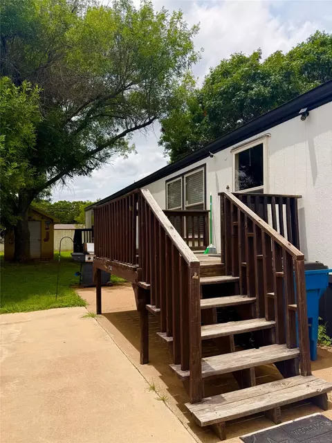 4210 Vista Del Sol Dr, Fort Worth, TX 76119