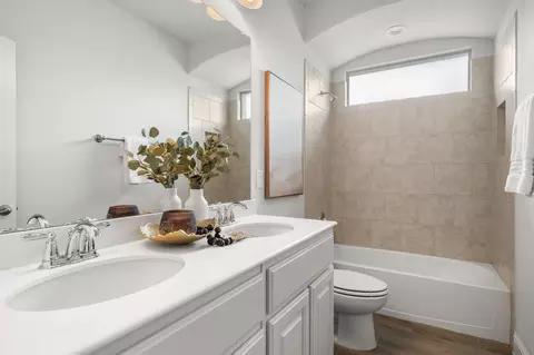 Bath - 932 Parkside Dr, Argyle, TX 76226 photo 2 of 2
