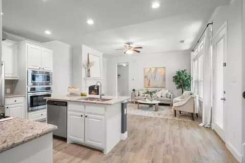 Entry Way - 932 Parkside Dr, Argyle, TX 76226 photo 5 of 8