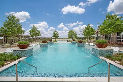 Exterior - 932 Parkside Dr, Argyle, TX 76226 photo 7 of 8
