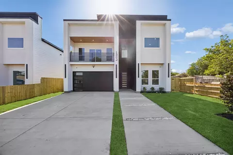 1000 N Bagley St, Dallas, TX 75211