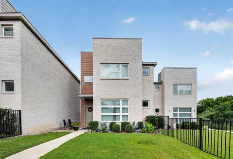 340 Oakbend Dr, Lewisville, TX 75067