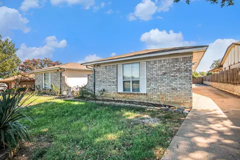 6913 W Cleburne Rd, Fort Worth, TX 76133