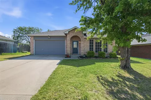 4828 Deal Dr, Fort Worth, TX 76135