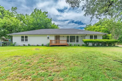 5208 Stonewall St, Greenville, TX 75402