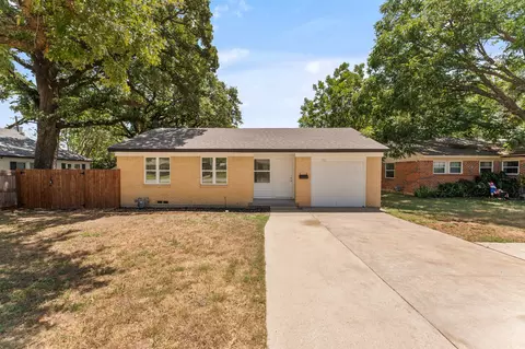 908 W Inwood Dr, Arlington, TX 76013