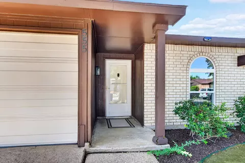 555 Hawthorne Dr, Allen, TX 75002