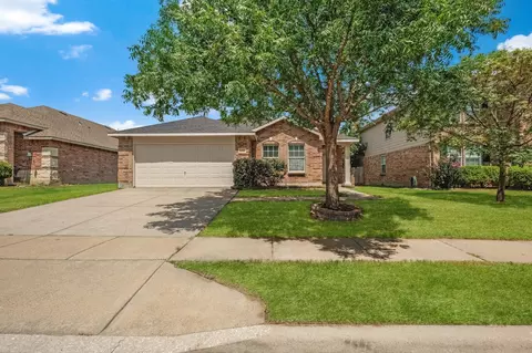 12752 Pricklybranch Dr, Fort Worth, TX 76244