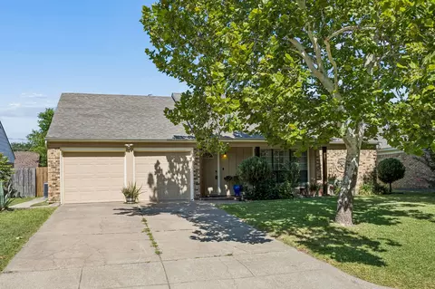 4114 Emerson Dr, Grand Prairie, TX 75052