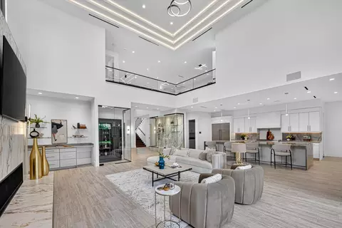 6466 Royal Ln, Dallas, TX 75230
