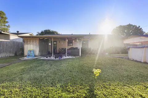 Exterior - 1233 E Park Dr, Mesquite, TX 75149 photo 2 of 7