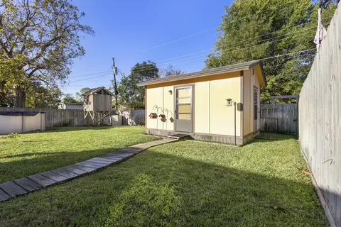 Exterior - 1233 E Park Dr, Mesquite, TX 75149 photo 3 of 7