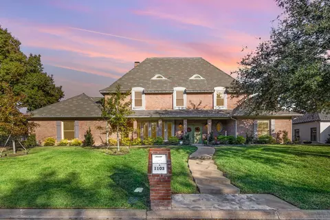 1103 Findlay Dr, Arlington, TX 76012