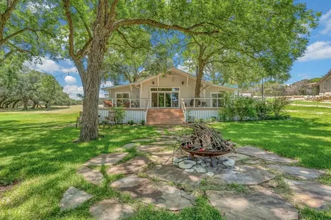 5819 Fm 56, Clifton, TX 76634