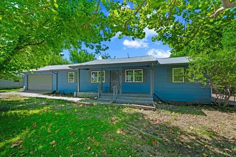 104 Parker St, Italy, TX 76651
