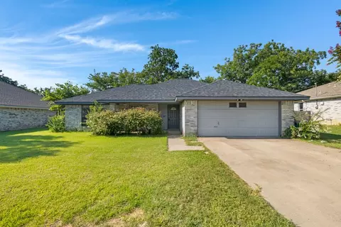2509 Silvermeadow Ln, Corinth, TX 76210