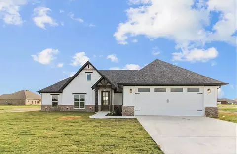 12316 Maplewood Dr, Lindale, TX 75771