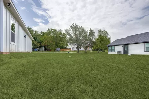 Exterior - 216 W Cardinal, Ector, TX 75439 photo 3 of 3