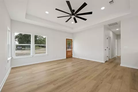 Living - 216 W Cardinal, Ector, TX 75439 photo 2 of 4