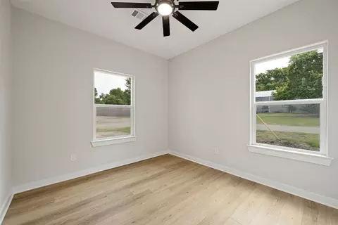 Bedroom - 216 W Cardinal, Ector, TX 75439 photo 5 of 7