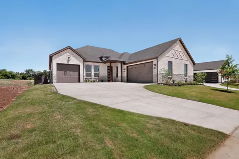 973 Bandon Dunes Dr, Burleson, TX 76028