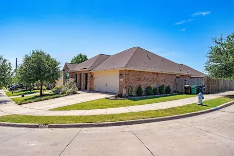 Exterior - 2416 Fall Leaf Ct, Denton, TX 76209 photo 2 of 13